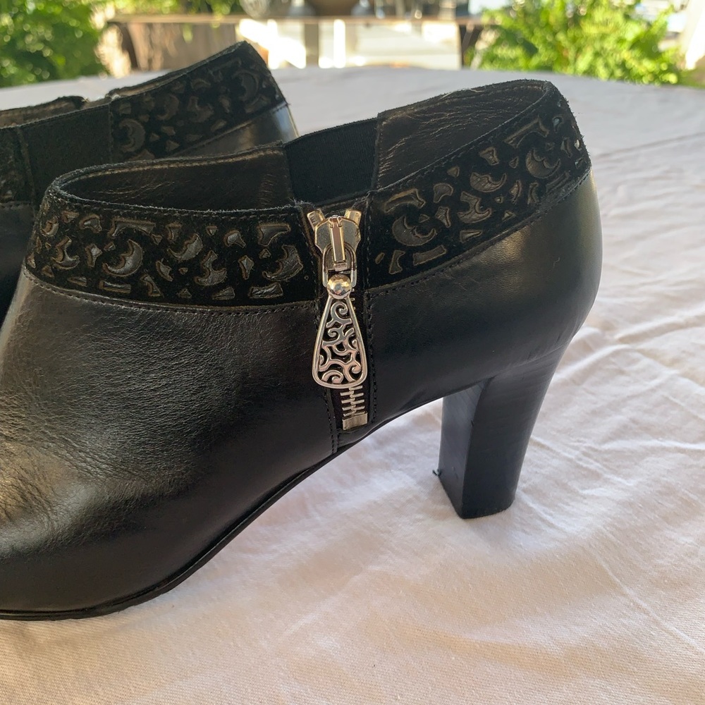 Vntg. Brighton “Reel” Black Leather Mule Heel 9M - Picture 3 of 7